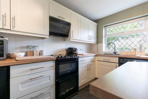 5 Gara Close, Swindon Village, Cheltenham, GL51 9TW