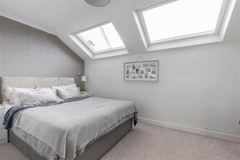 5 Gara Close, Swindon Village, Cheltenham, GL51 9TW