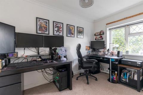 5 Gara Close, Swindon Village, Cheltenham, GL51 9TW