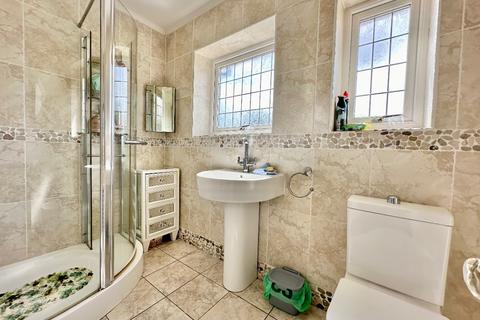 27 Dorking Walk, Romford, RM3 9AF