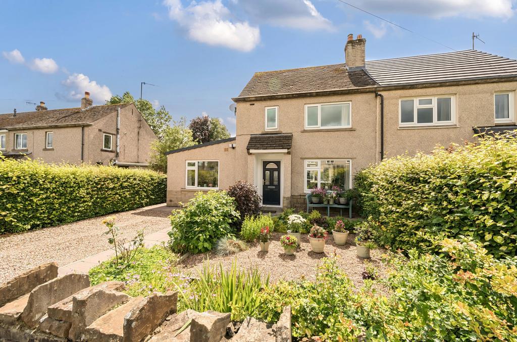 Neville Road, Gargrave, Skipton, North Yorkshire, BD23 2 bed semi