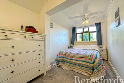 37 Candover Road, Hornchurch, RM12 4TY