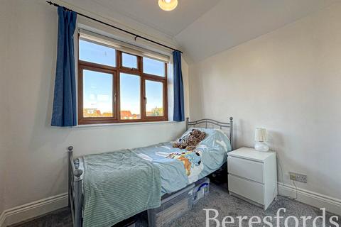37 Candover Road, Hornchurch, RM12 4TY