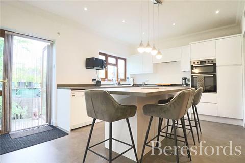 37 Candover Road, Hornchurch, RM12 4TY
