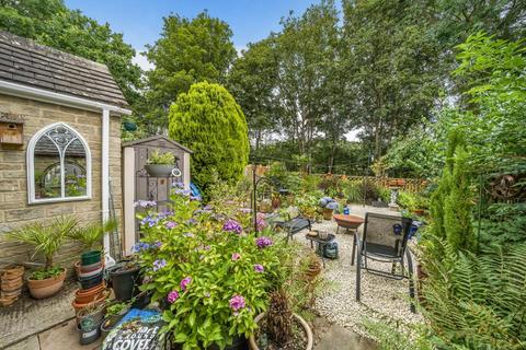 3 Blakes Avenue, Witney, OX28 3SX