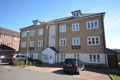 2 bedroom apartment to rent, Warren Close, Farnham, Surrey, GU9