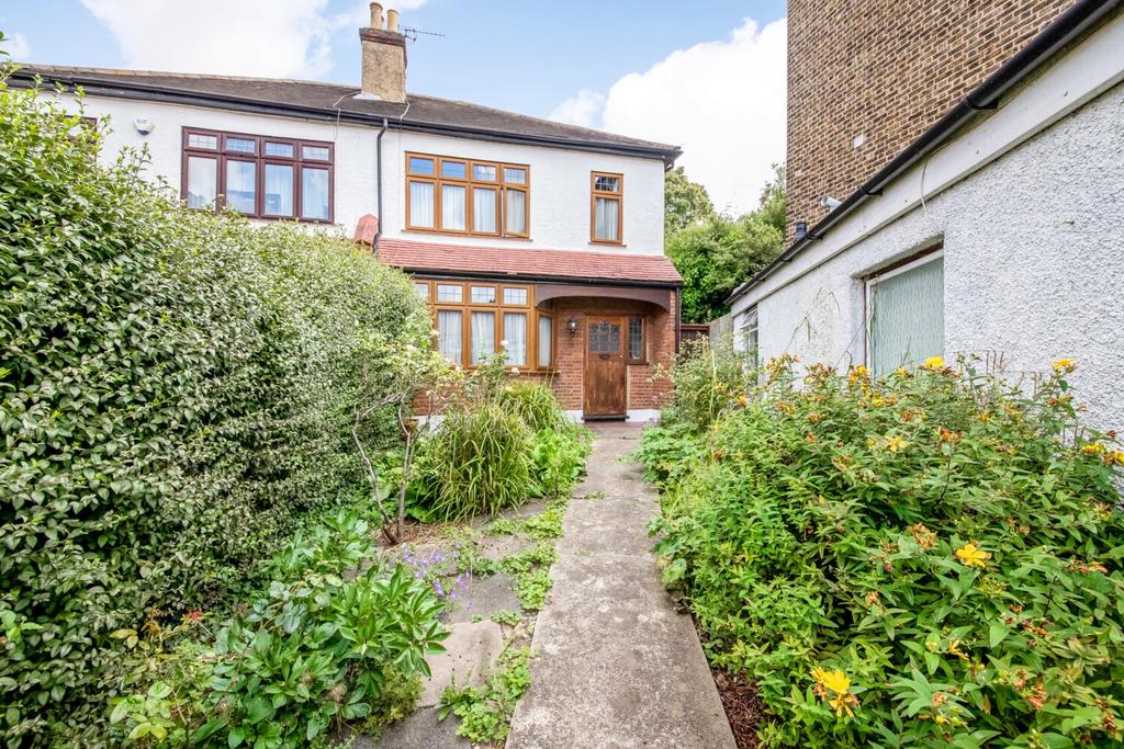 Auckland Hill, West Norwood, London, SE27 3 bed house for sale £750,000