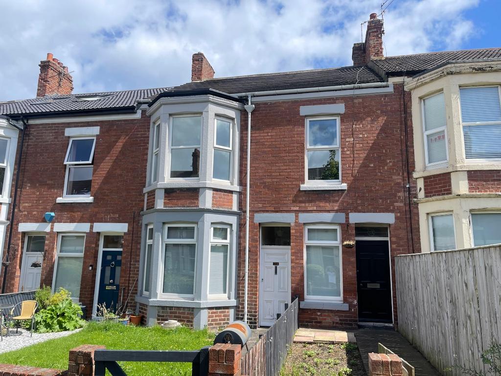 Cambridge Avenue, Whitley Bay. NE26 1BA 3 bed flat to rent £950 pcm