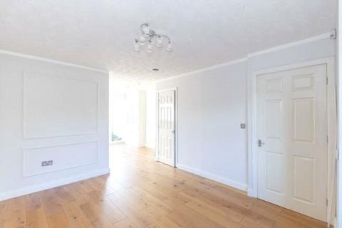 3 bedroom house to rent, Badminton Drive, Middleton, LS10