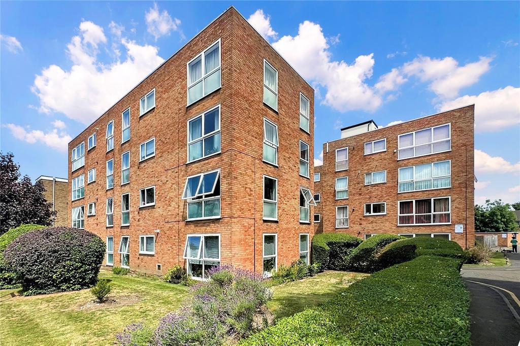 Harcourt Road, Wallington, SM6 2 bed apartment £315,000