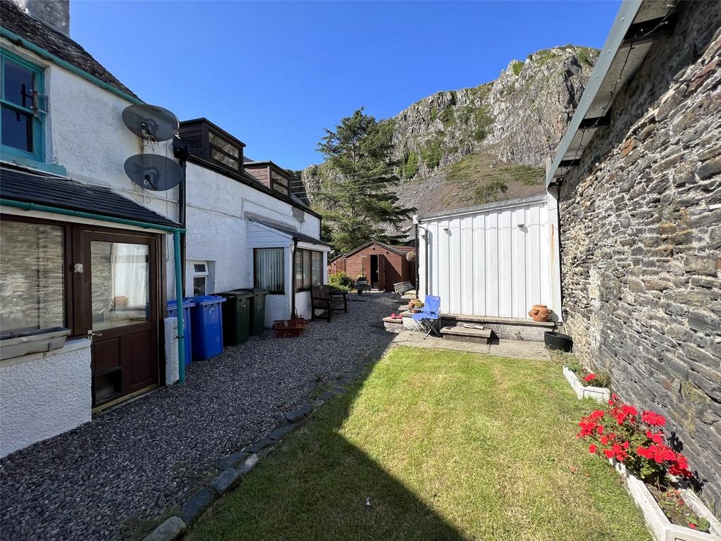 Old Inn, Ellenabeich, Oban, Argyll and Bute, PA34 5 bed semidetached