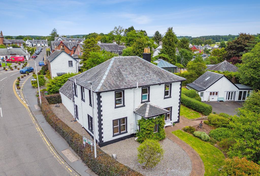 The Hawthorns, 1 Gartness Road, Drymen, Stirlingshire, G63 0BH 7 bed