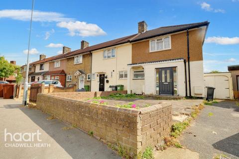 3 bedroom end of terrace house for sale, Valence Circus, Dagenham