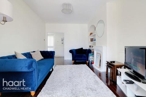 108 Valence Circus, Dagenham, RM8 3LX