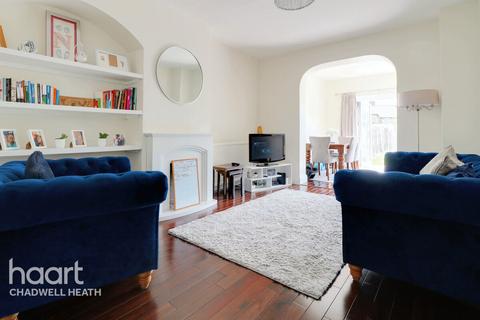 108 Valence Circus, Dagenham, RM8 3LX