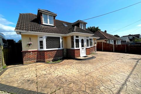 3 bedroom detached bungalow for sale - Marston Road, New Milton, Hampshire. BH25 5DT