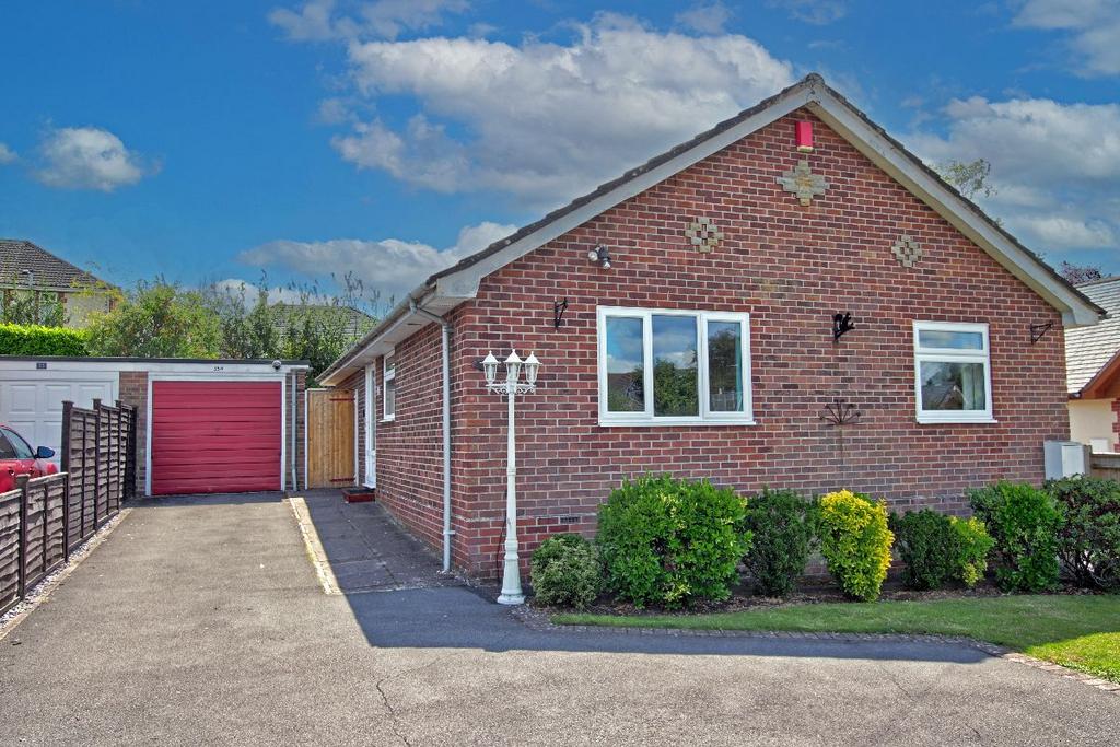 Horndean PO8 3 bed detached bungalow for sale £485,000