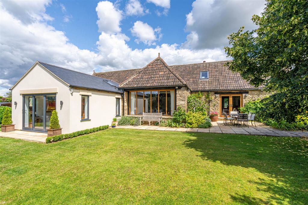 Avil's Lane, Lower Stanton St Quintin 4 bed barn conversion for sale