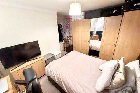 15 College Close, Grays, RM17 5UP