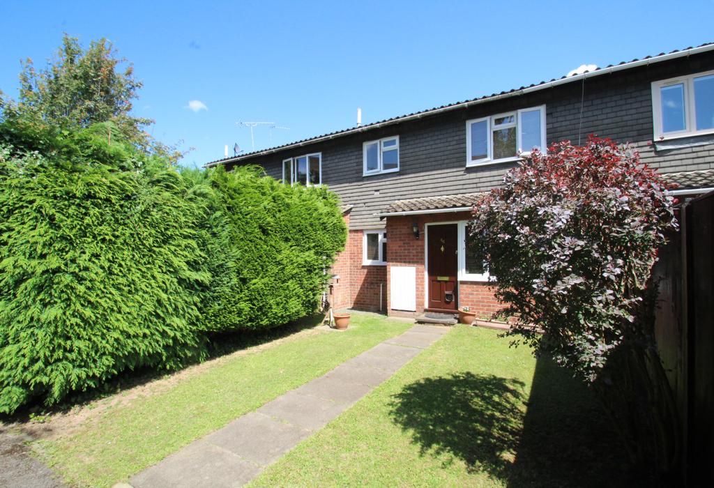 Ratcliffe Close, Uxbridge, Middlesex 1 bed terraced house for sale £