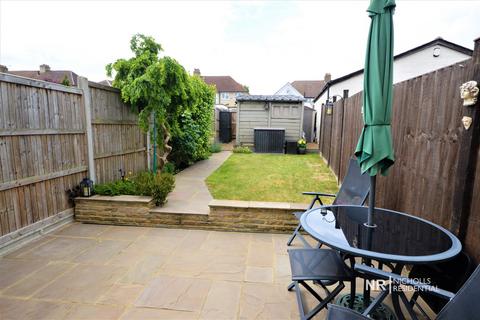 31 Thrigby Road, Chessington, KT9 2AH