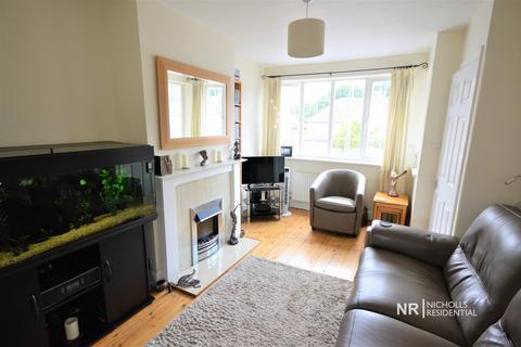 31 Thrigby Road, Chessington, KT9 2AH