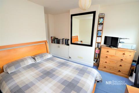 31 Thrigby Road, Chessington, KT9 2AH