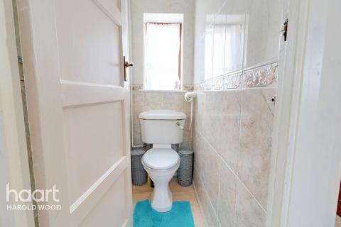 37 Daventry Road, Romford, RM3 7QS