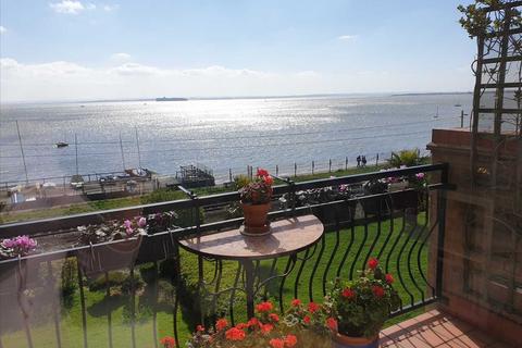 2 bedroom apartment for sale - 76 Undercliff Gardens, Leigh on Sea SS9
