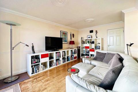 2 bedroom apartment for sale, 76 Undercliff Gardens, Leigh on Sea SS9