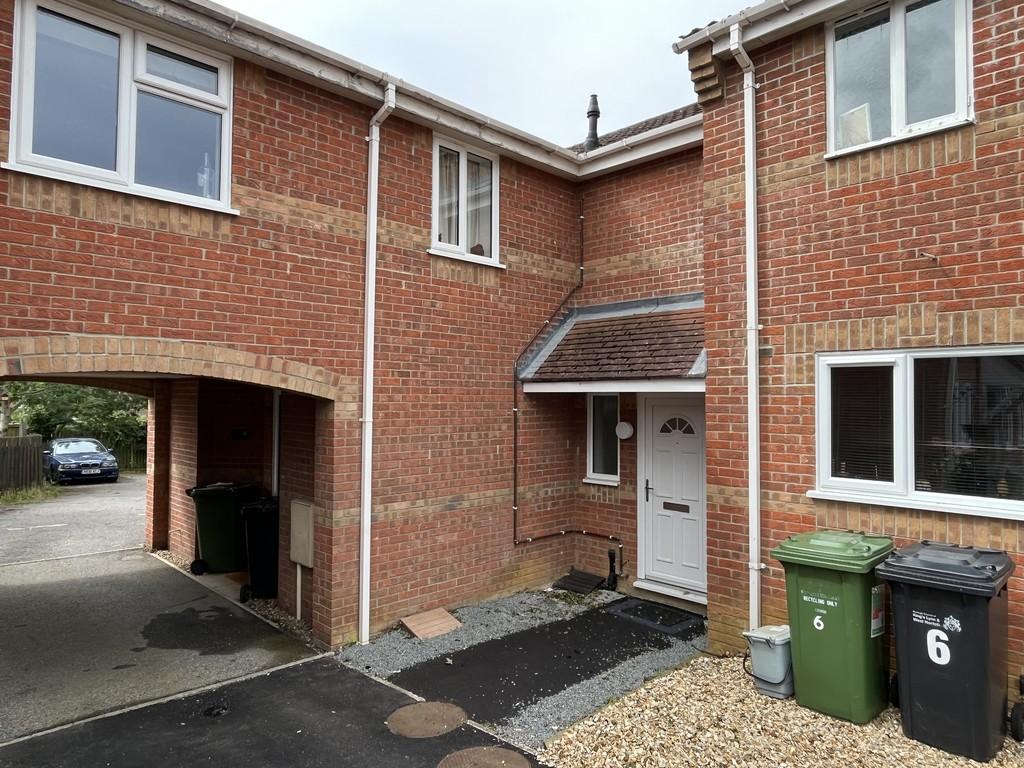 Chew Court, King's Lynn 2 bed terraced house for sale £175,000