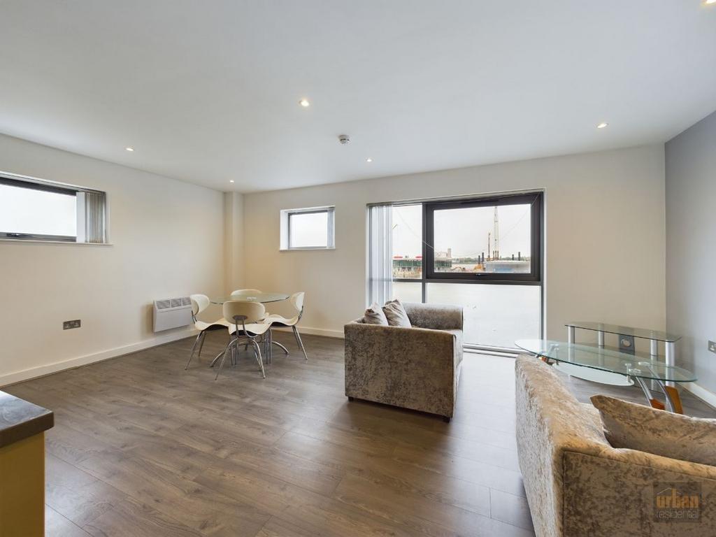 William Jessop Way, Liverpool 2 bed apartment £900 pcm (£208 pw)