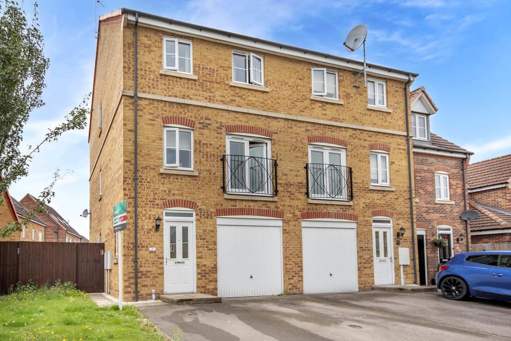 Oakdale Road, Retford 4 bed end of terrace house for sale £225,000