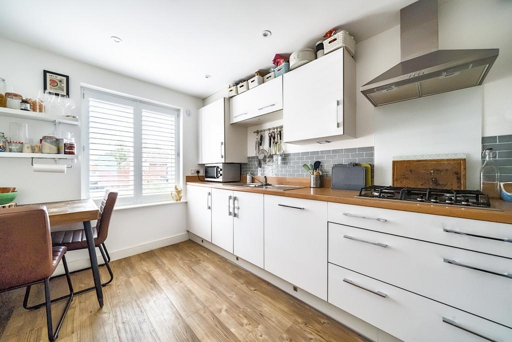 Liphook 3 bed semidetached house for sale £425,000