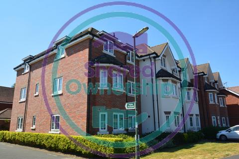 2 bedroom apartment for sale, Trenchard Close, Walton On Thames