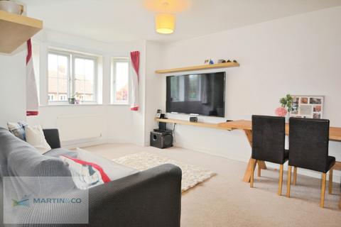 2 bedroom apartment for sale, Trenchard Close, Walton On Thames