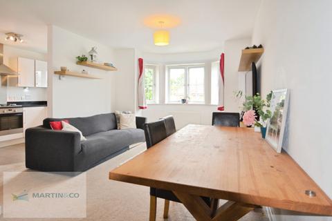 2 bedroom apartment for sale, Trenchard Close, Walton On Thames