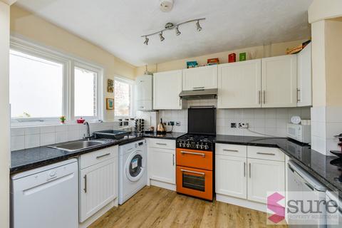 3 bedroom terraced house to rent, Belle Vue Gardens , Brighton