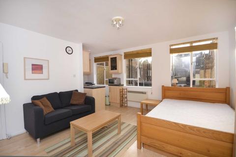 Studio to rent, Wilton Road, Victoria, SW1V