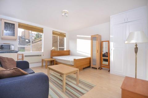Studio to rent, Wilton Road, Victoria, SW1V
