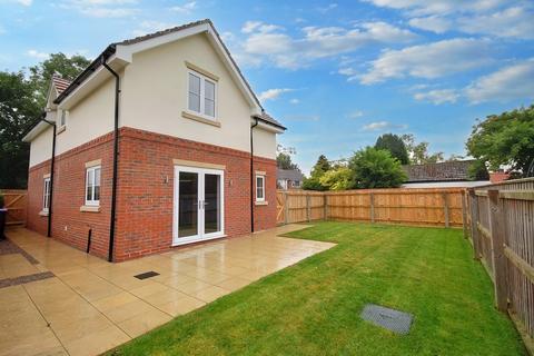 3 bedroom detached house for sale, Main Street, Fulstow LN11 0XF