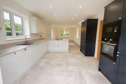 3 bedroom detached house for sale, Main Street, Fulstow LN11 0XF