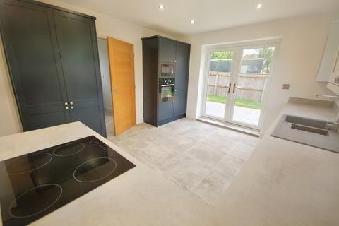 3 bedroom detached house for sale, Main Street, Fulstow LN11 0XF