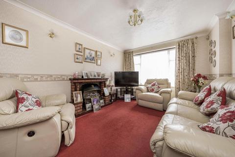 3 bedroom semi-detached house for sale, Colnbrook