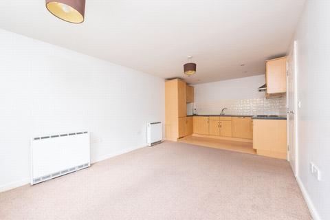 1 bedroom apartment to rent, Woodside Court, Farnborough, GU14