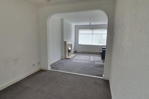 3 bedroom semi-detached house to rent, Dearham Avenue, St. Helens