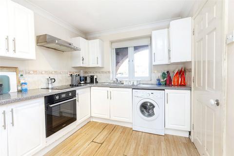 4 bedroom terraced house to rent, Greenland Quay, London, SE16