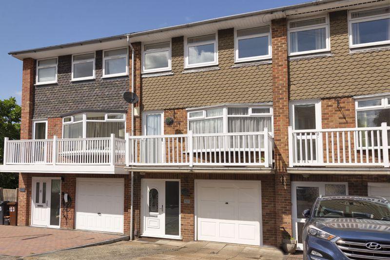 Woodside Road, Tonbridge, Kent, TN9 2PB 4 bed terraced house for sale £525,000