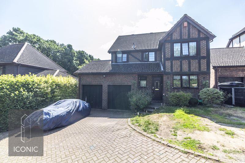 Kingswood Avenue, Taverham, Norwich 4 bed detached house for sale £