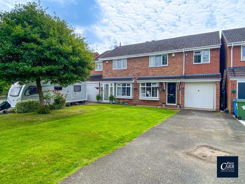 Foxglove Close, Featherstone, WV10 7TS 3 bed semidetached house for